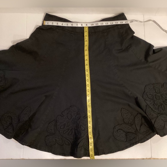 Embroidered heavy cotton black circle skirt by dream design. Lg. - Picture 4 of 8